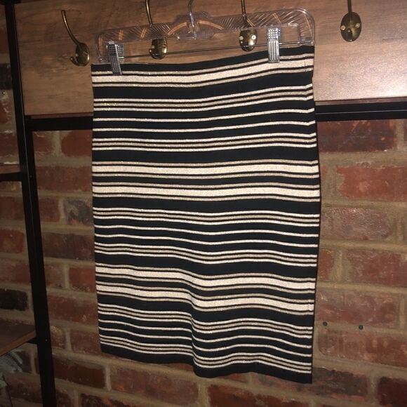NWT
LOFT Black & Shimmery Gold Stripe Skirt - Sz SP - Picture 7 of 16